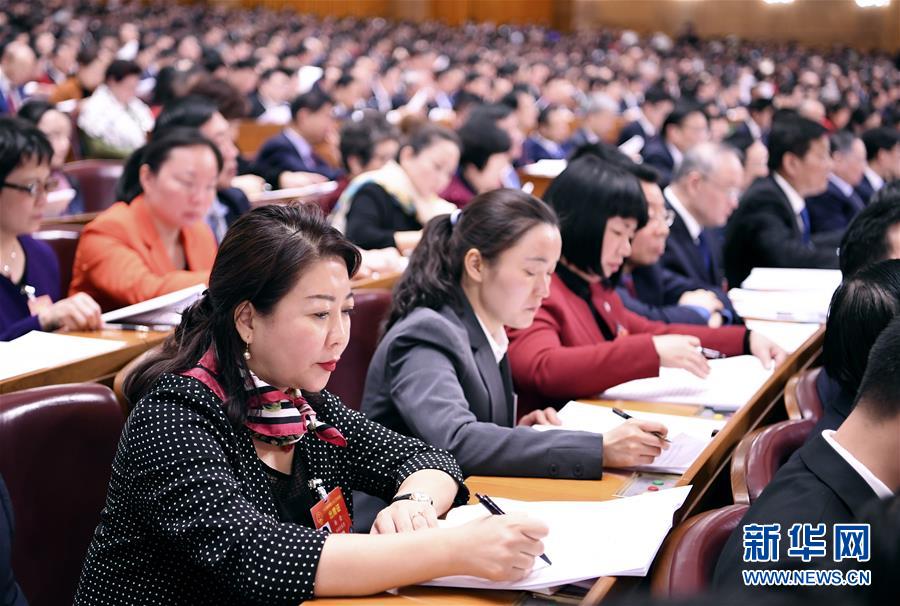 (新华全媒头条·图文互动)(5)2019——春天里的中国两会故事