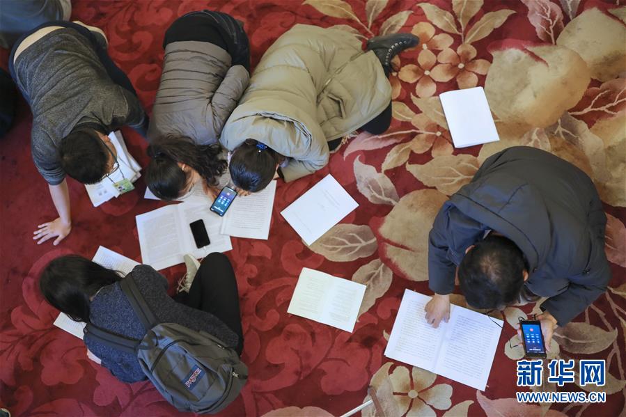 (新华全媒头条·图文互动)(4)2019——春天里的中国两会故事