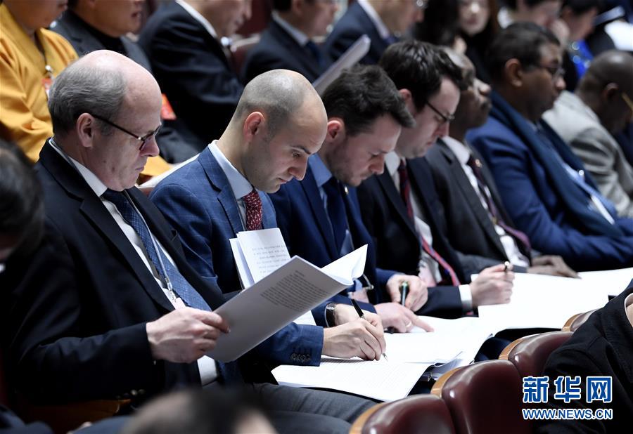 (新华全媒头条·图文互动)(10)2019——春天里的中国两会故事