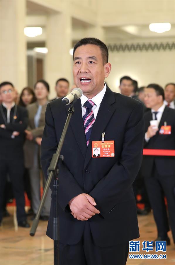 (新华全媒头条·图文互动)(11)2019——春天里的中国两会故事