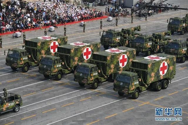 武汉连夜开建方舱医院,解放军曾用于汶川