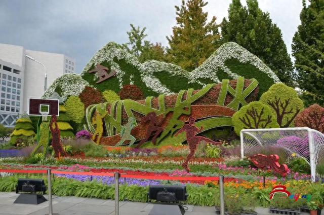 今日实拍!“祝福祖国”巨型花篮亮相天安门广场,国庆花坛实景抢先看!