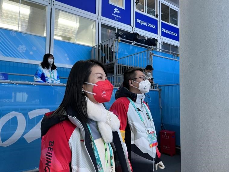 (吴大宏在工作中)