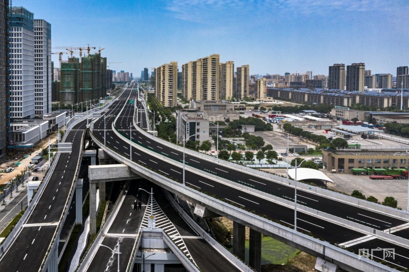 2021年，嘉兴市区快速路环线一二期工程主线全线通车，为民众出行带来便捷（央广网发 田建明 摄）