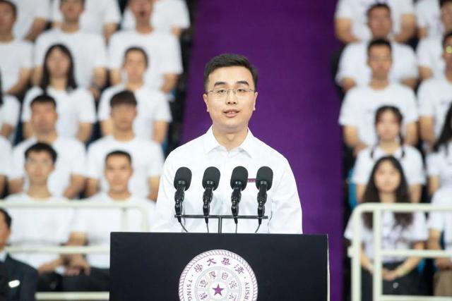 学生代表陈星安:在变化中收获不变