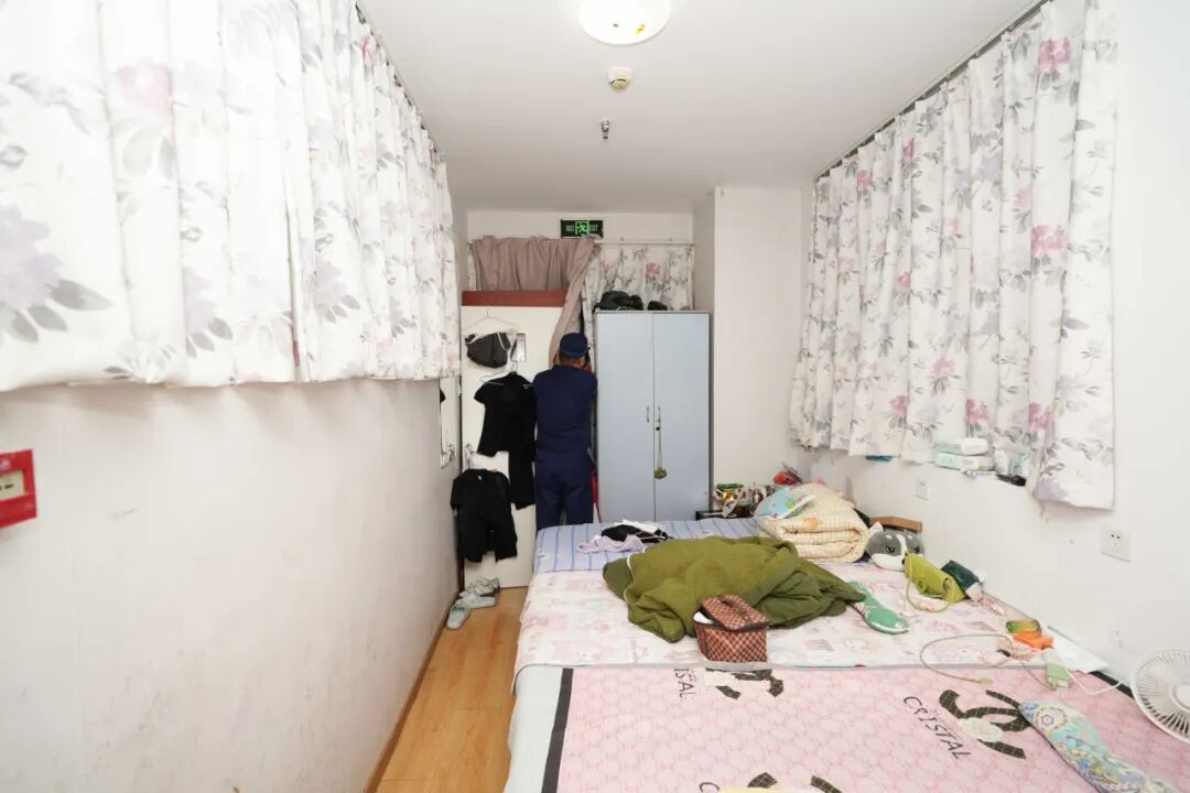 顺义消防依法查封一足疗店违规住人区域(图2)