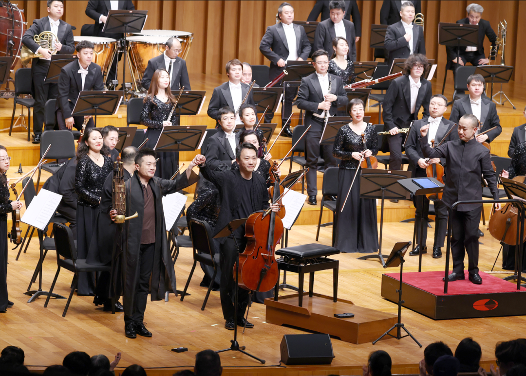1月11日,在国家大剧院举行的肖超与中国电影乐团音乐会上,笙与大提琴双