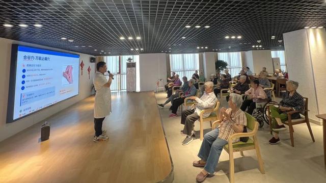 【汤医新闻】北京小汤山医院团委开展“‘医’生为老”志愿服务 助力医康养结合新发展