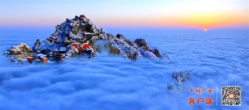 金顶雪景