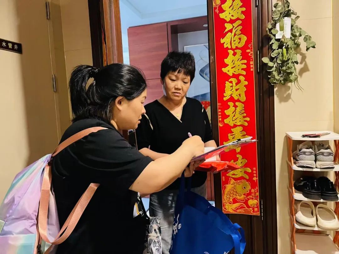 九年敲门路 万家烟火情 | 瀛海镇连续9年用脚步丈量民情