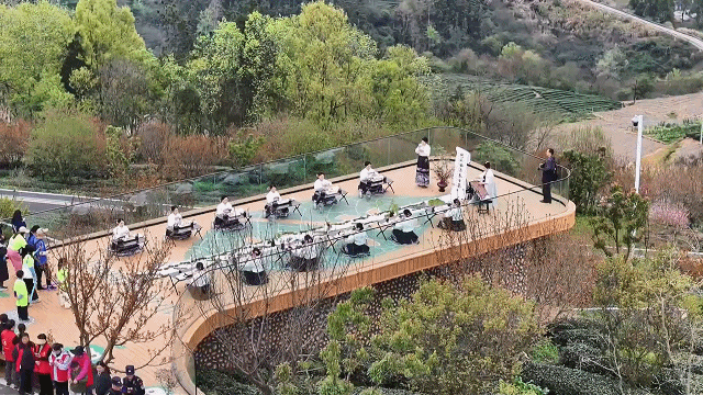 春采“硒”望   竹山30万亩富硒茶园开采20263301938174