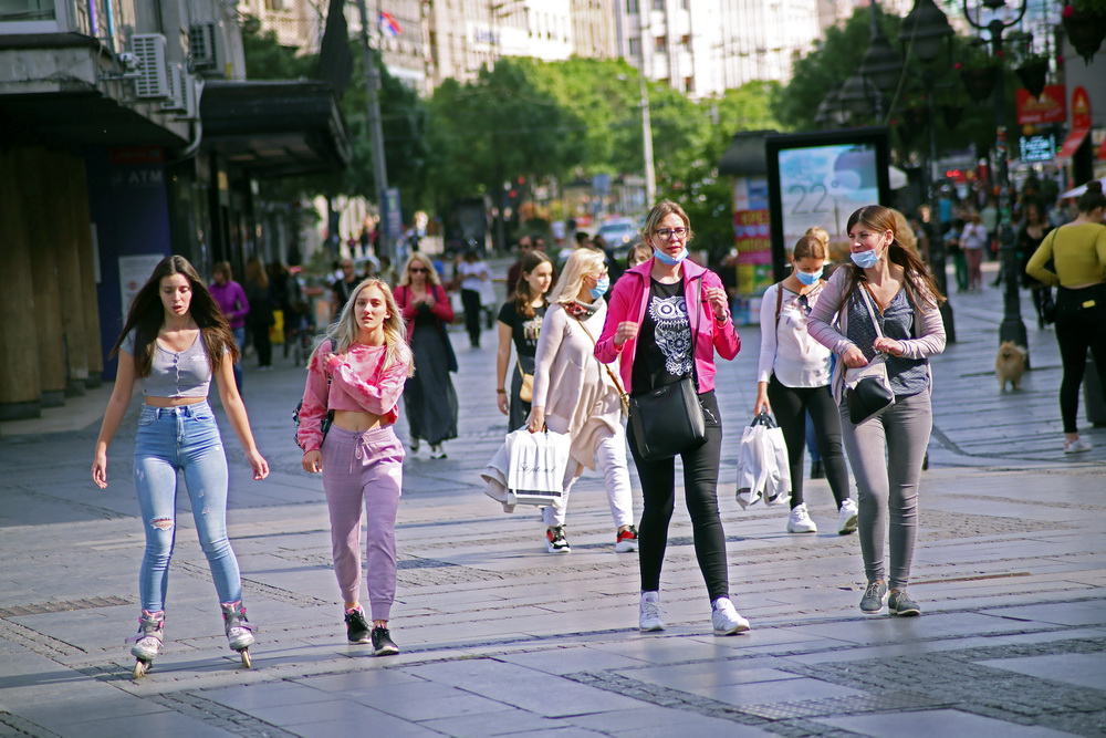 疫情逐渐好转,塞尔维亚街头如今啥样?