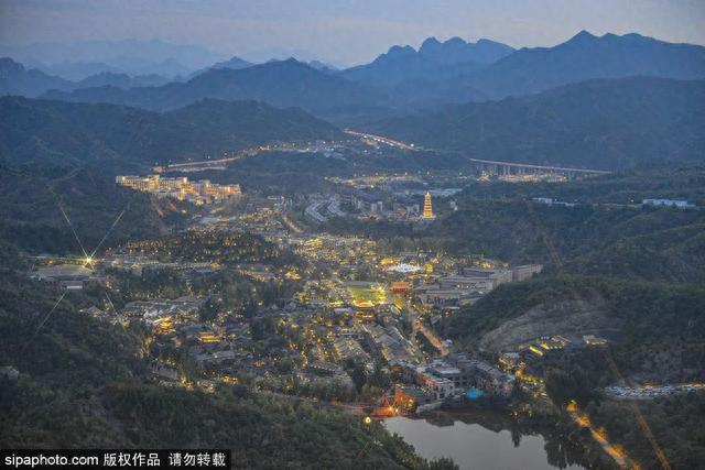 初秋时节，在京郊山水间邂逅一场浪漫日落