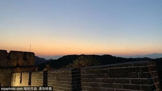 初秋时节，在京郊山水间邂逅一场浪漫日落