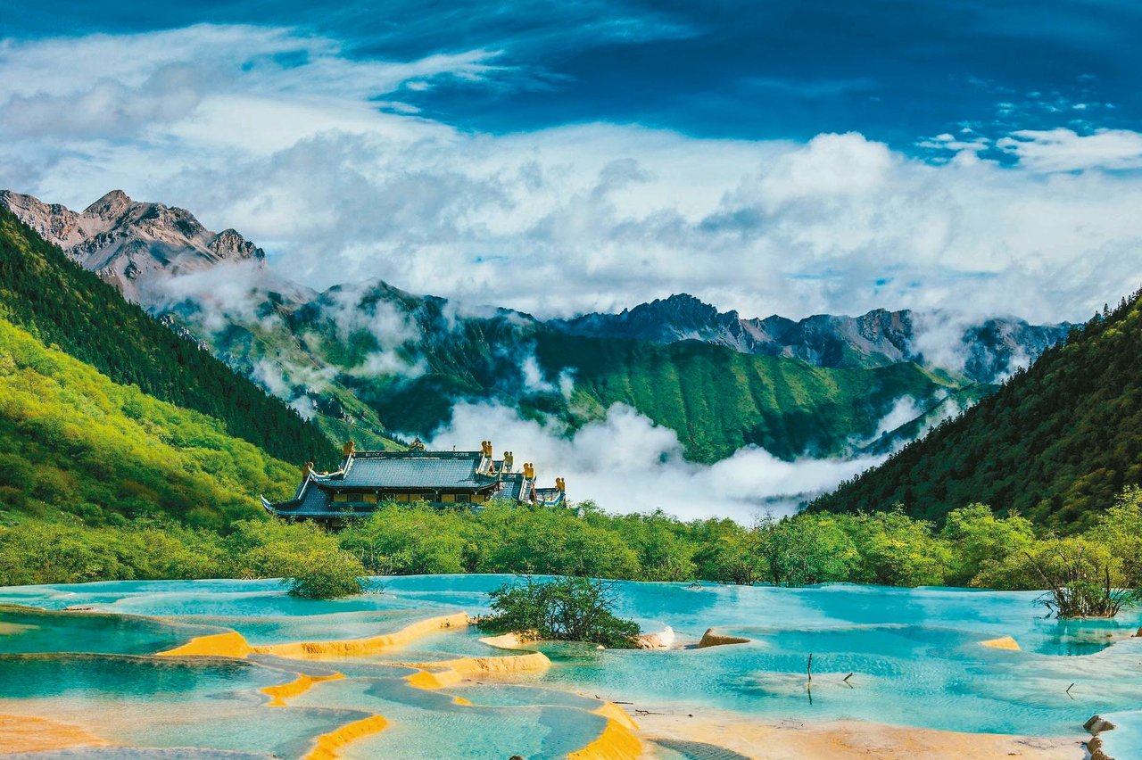 阿坝黄龙景区&nbsp;&nbsp;资料图