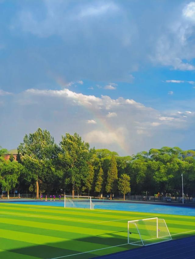 在依旧热烈的初秋，和清华相遇