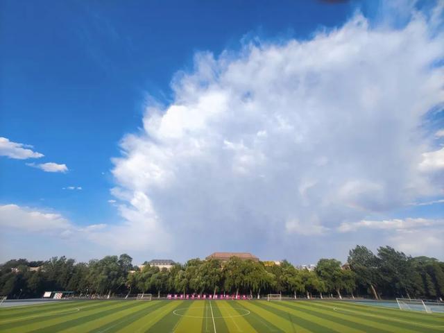 在依旧热烈的初秋，和清华相遇