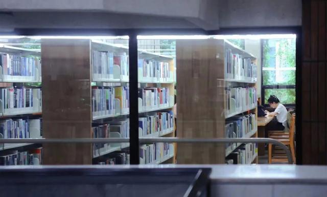 在依旧热烈的初秋，和清华相遇