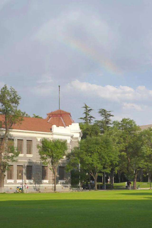 在依旧热烈的初秋，和清华相遇