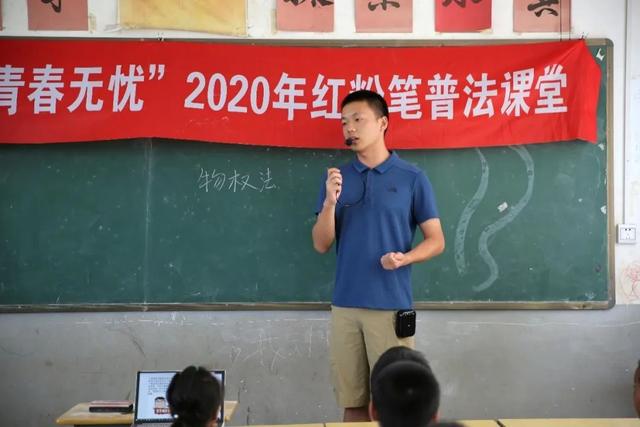 专业第一、42门满绩、36项荣誉……这位“兵哥哥”用奋斗自强，书写青春故事！