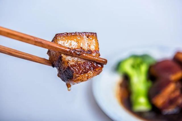 爱吃生鱼生腌、火锅七上八下？病从口入，“戊”必小心！