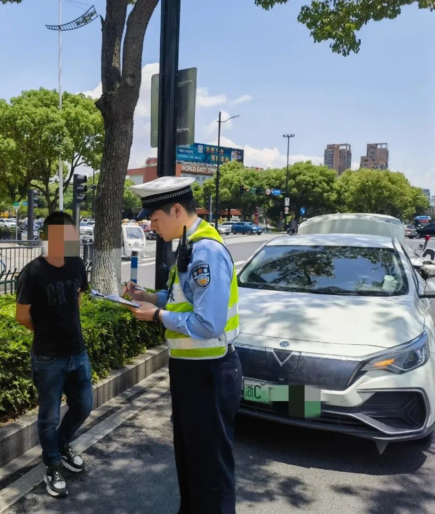 这2000块钱，救了一个人，暖了一颗心！