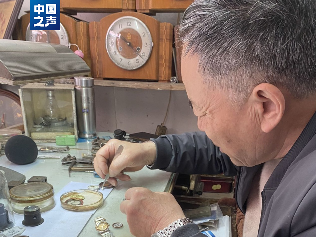 79岁修表师傅珍藏5个盒子,背后有很多动人故事