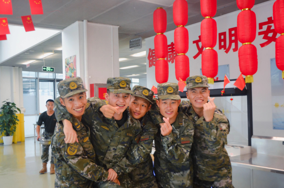世界微笑日|军营中的你,笑起来真好看