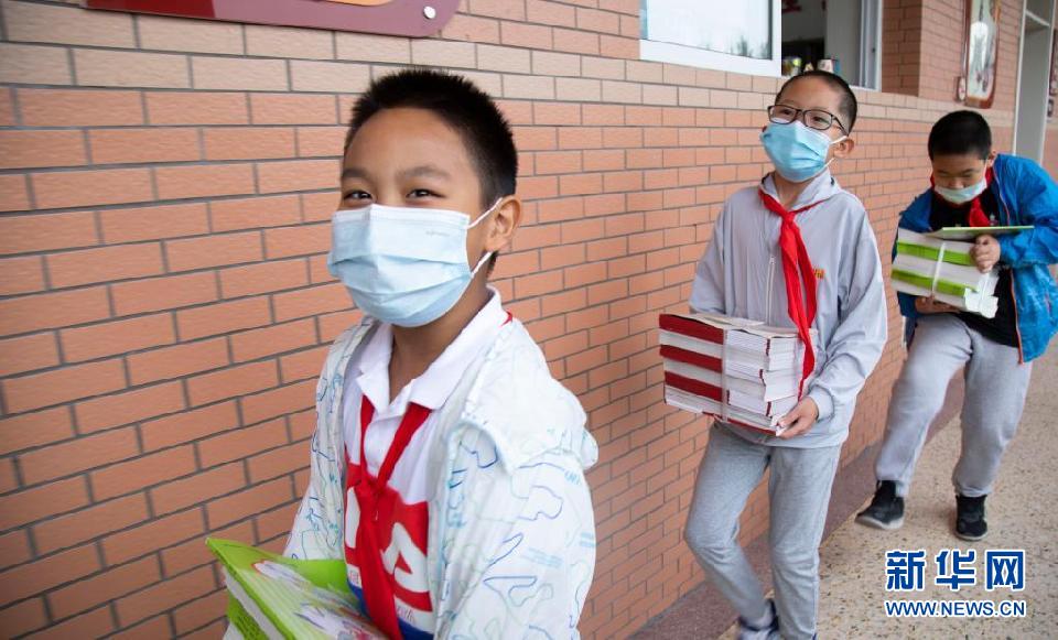 开学第一课,展示暑期科技“小成果”