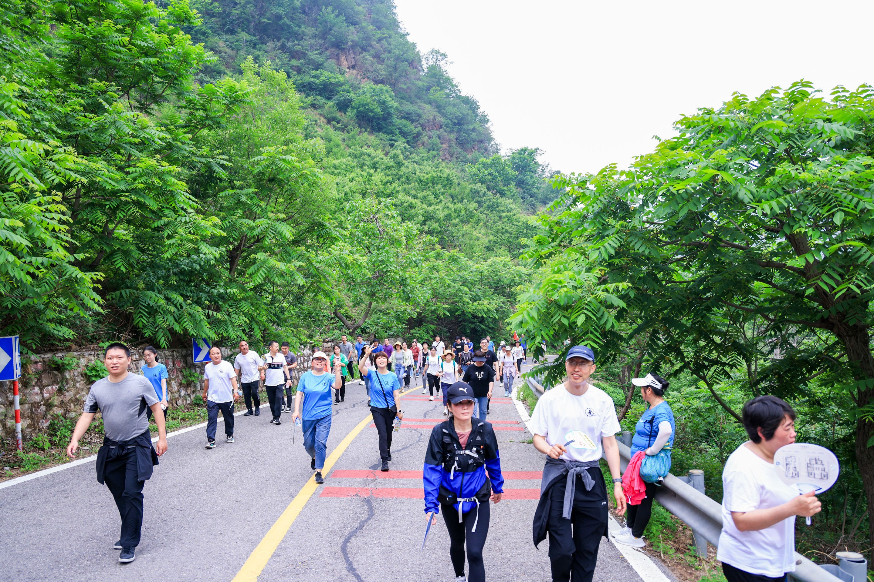 沿途好美!国内首条国际标准徒步大道,5000人今天健走