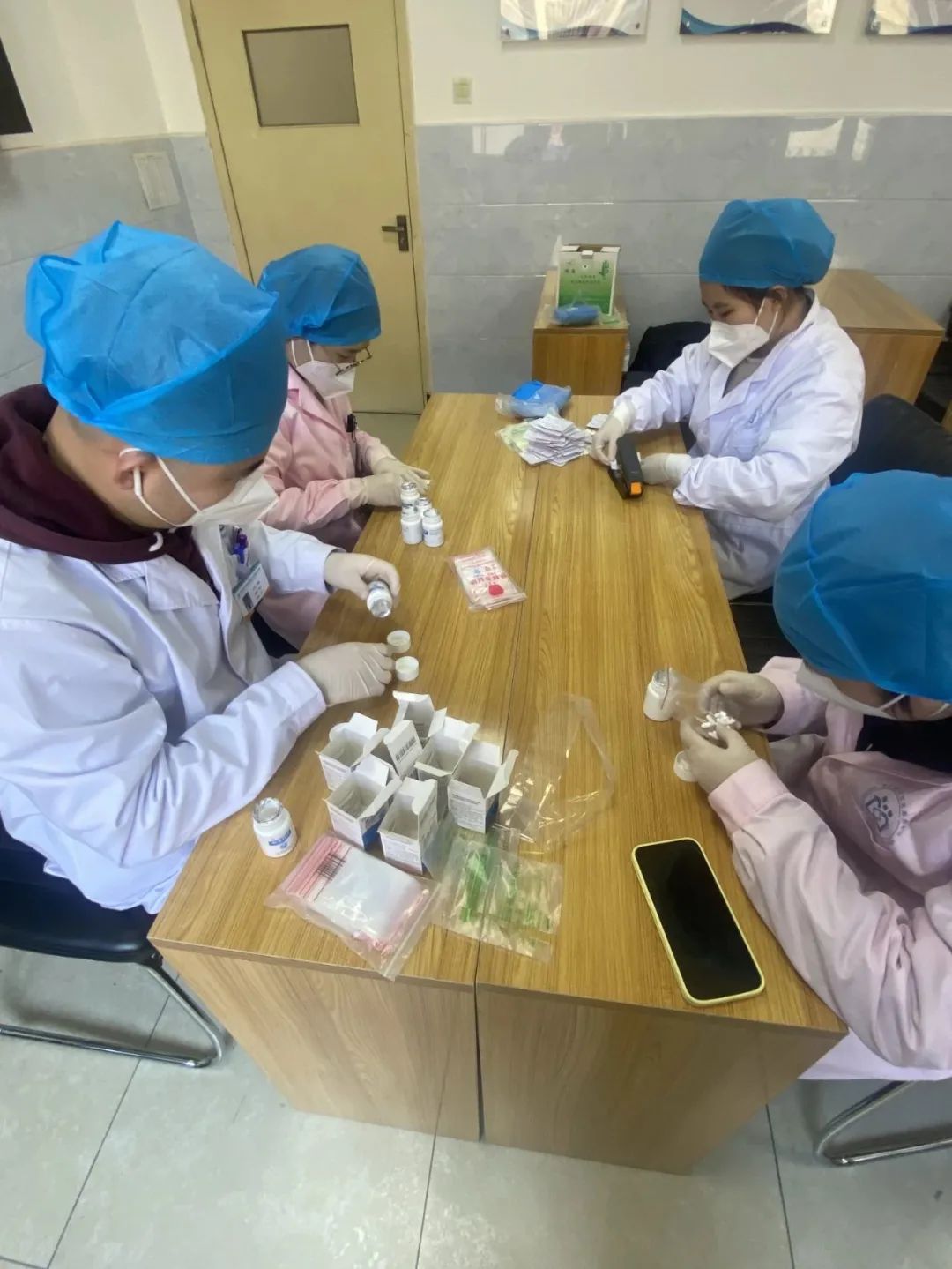 家门口就能看病,开药!