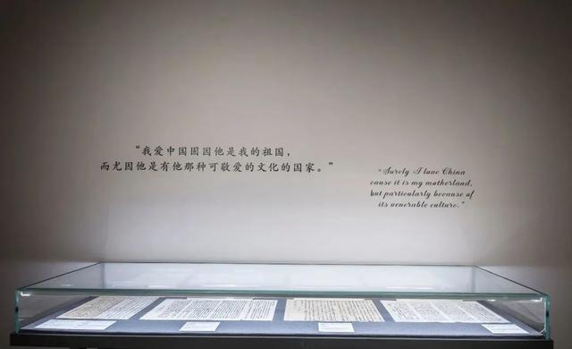 诗人的毛笔下，无数缤纷的花