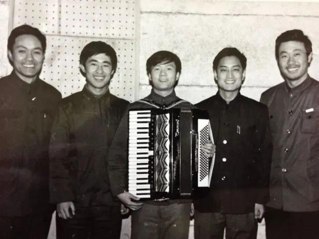 一朝清华人，一生家国情！