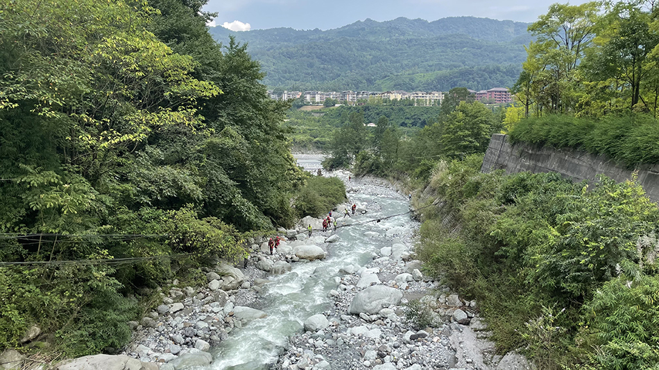 龙漕沟河水汇入湔江。