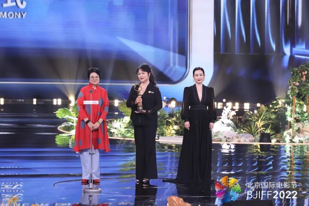 第十二届北京国际电影节举行闭幕式，隆重揭晓“天坛奖”十大奖项