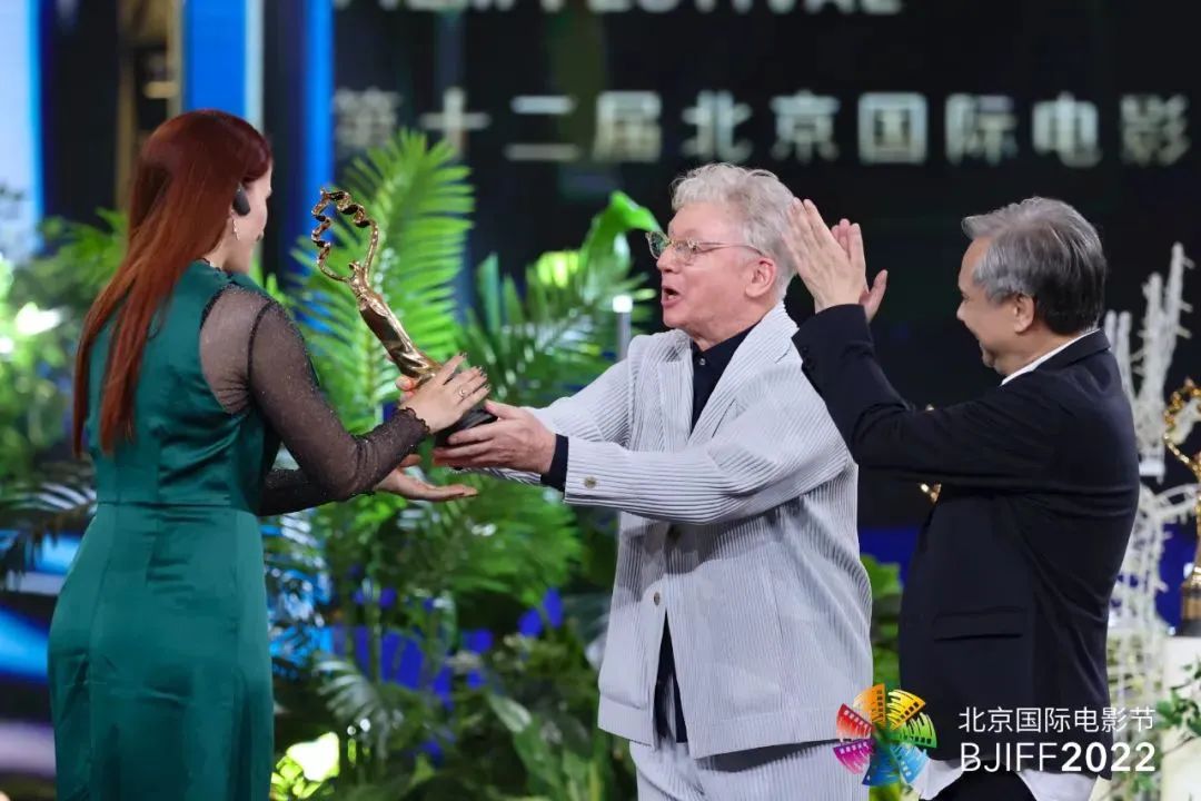 第十二届北京国际电影节举行闭幕式，隆重揭晓“天坛奖”十大奖项
