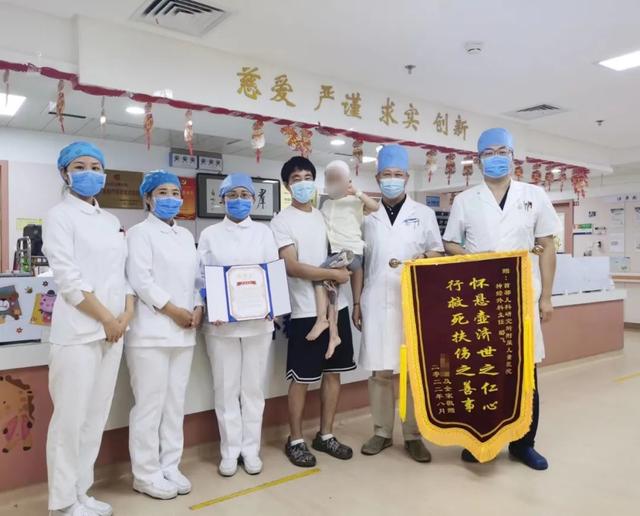 【动态】首儿所多学科协作抢救4岁坠楼女童