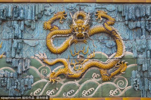 元旦假期，一起寻觅“龙行龘龘”