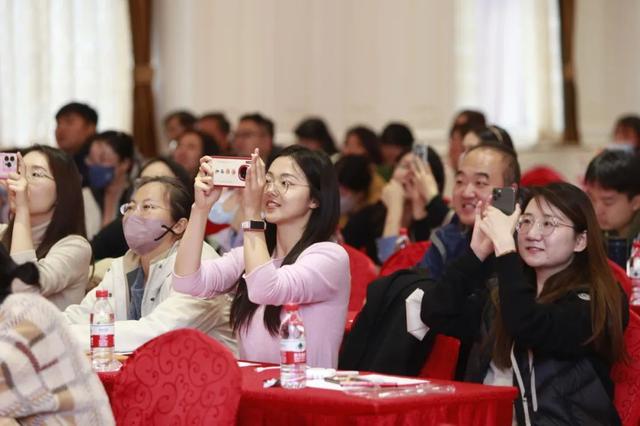 “新心向融”！讲述成长故事，展现媒体人风采——北京教育融媒体中心2023年记者节交流会举行