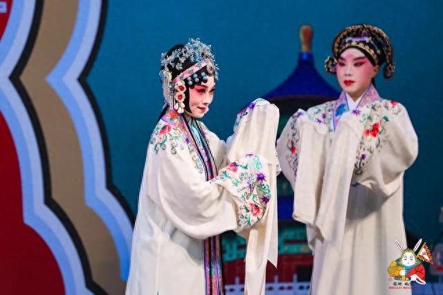 “你好 北京”，乐享非遗——在京外国人深度体验首都文化系列活动首场活动在智化寺举办