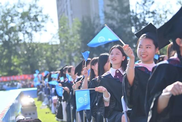 勇毅奋楫新时代，书写人生新篇章！北师大举行2023年毕业典礼、学位授予仪式及毕业生代表座谈会