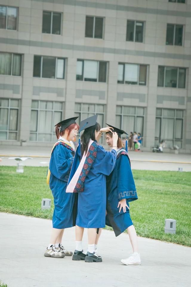 勇毅奋楫新时代，书写人生新篇章！北师大举行2023年毕业典礼、学位授予仪式及毕业生代表座谈会