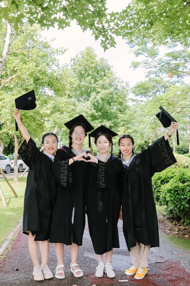 勇毅奋楫新时代，书写人生新篇章！北师大举行2023年毕业典礼、学位授予仪式及毕业生代表座谈会