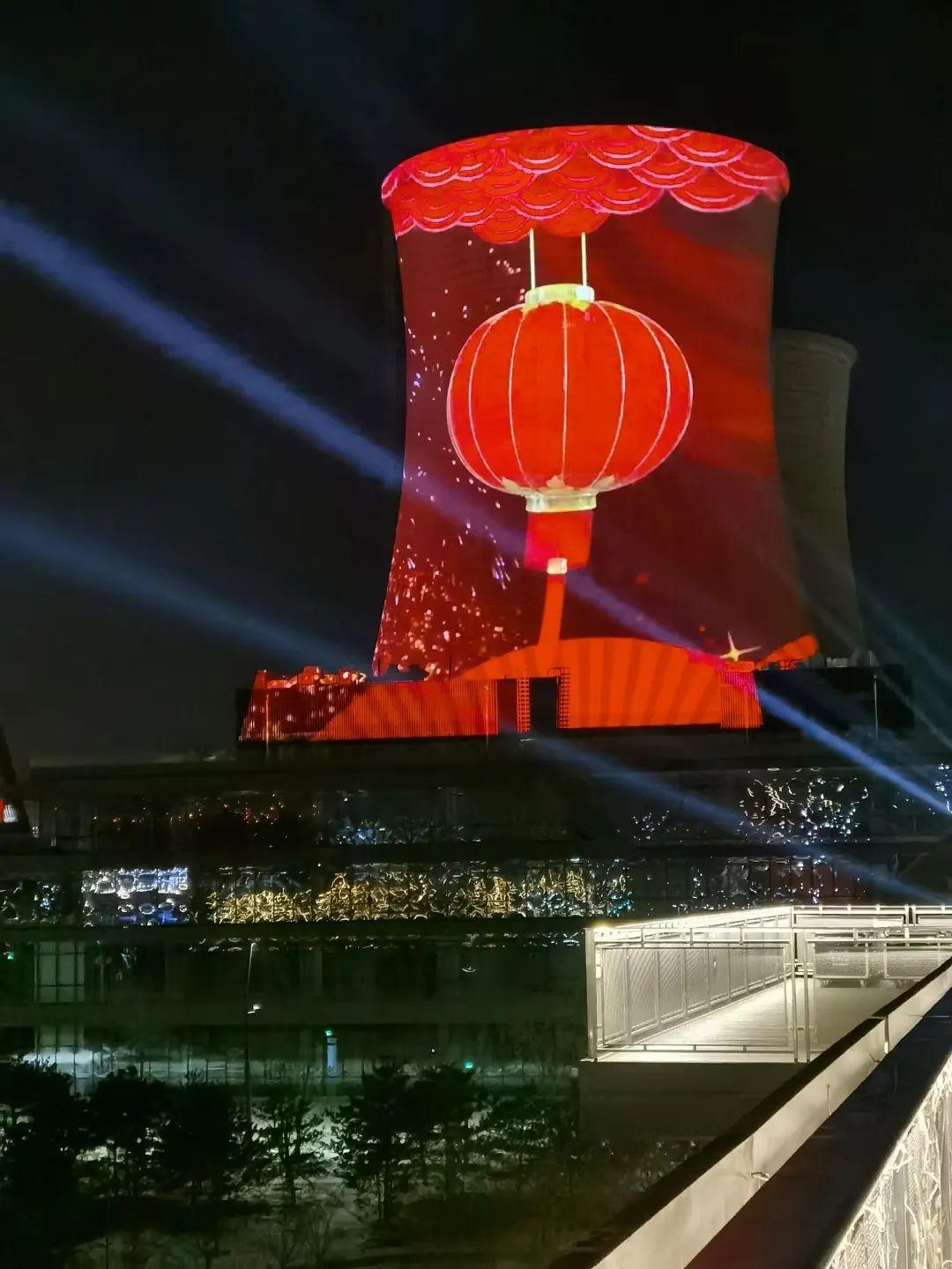 震撼!石景山首钢园昨夜光影灿烂