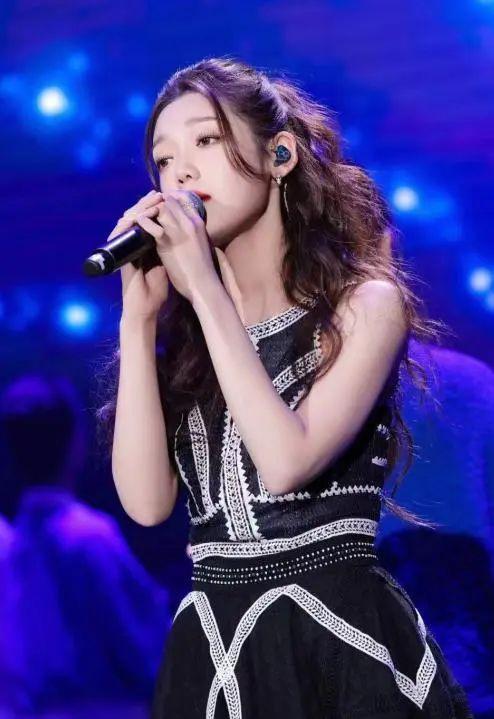 多图直击！第30届大影节“青春之夜”带你共赴光影盛典！