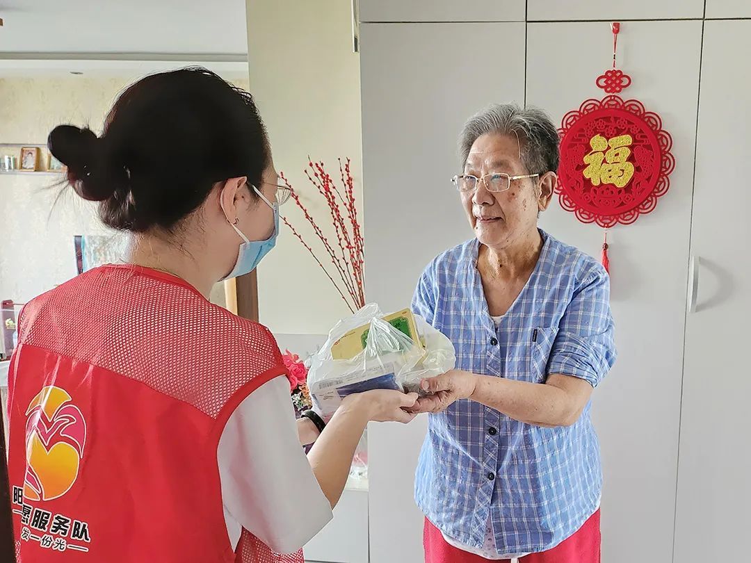 发现真善美|社区义诊+送医上门+送药到家~阳光志愿服务队情暖夕阳红