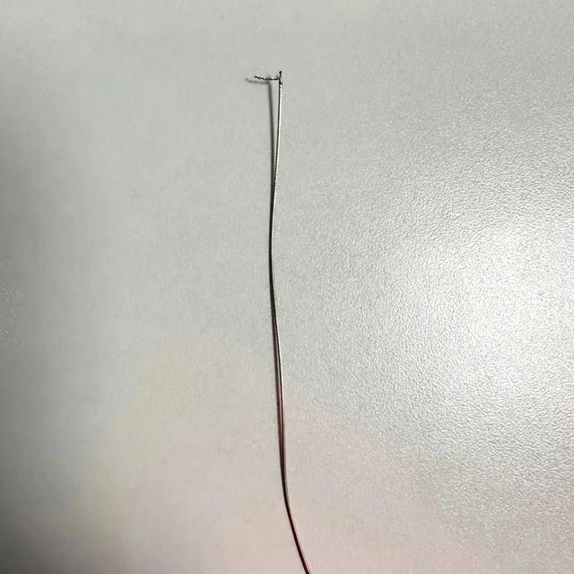 【动态】异物刺入孩子皮肤，家长不要自行拔除