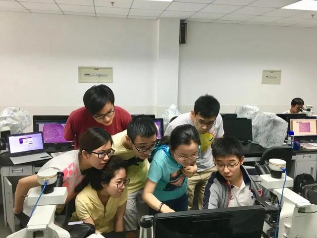 呼吸与危重症医学科？他一见钟情！
