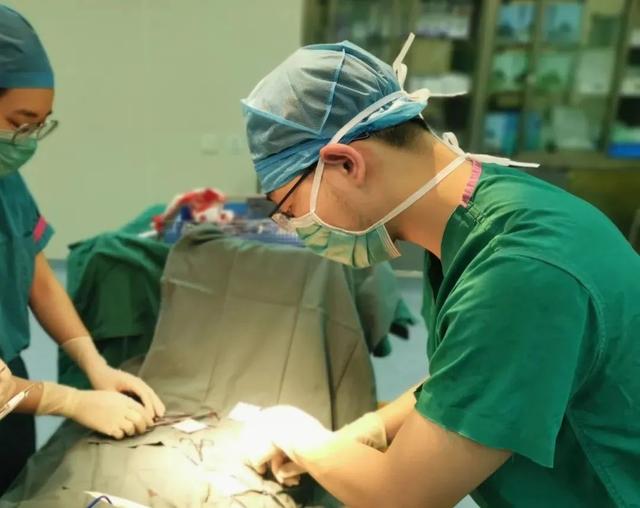 呼吸与危重症医学科？他一见钟情！