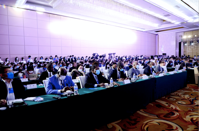 逆全球化浪潮中的一叶轻舟：世界和平论坛的十年坚守